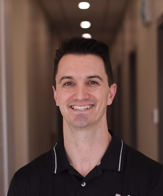 Dr. Alex MacKenzie